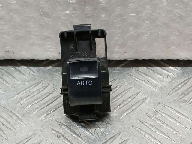 8481030220 TOYOTA Кнопка включения мотора стеклоподъемника передняя правая купить в Николаев
