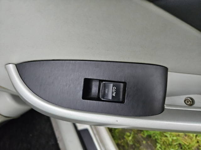 Controle do vidro traseiro direito para Toyota Land Cruiser Prado 2.8 D-4D (gdj150_, gdj155_) 1GD 8481033120