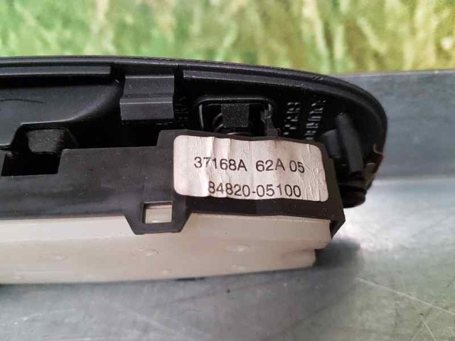 TOYOTA 8482005100 Кнопочный блок управления стеклоподъемником передний левый в наличии Черновцы