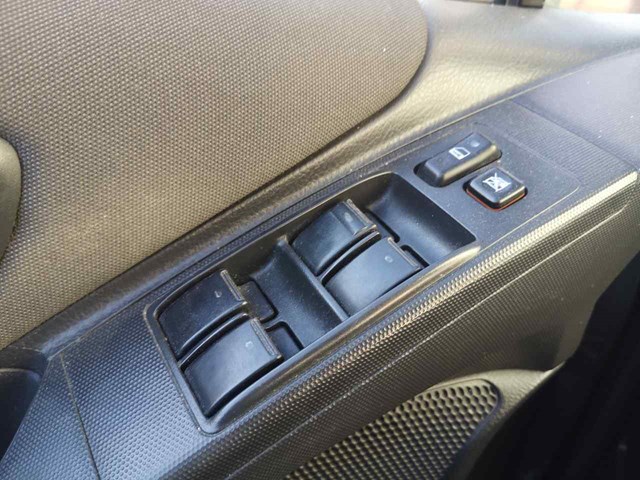 Controle da janela frontal esquerda para Toyota Avensis sedan 2.0 D-4D (cdt250_) 1CDFTV 84820-0F030
