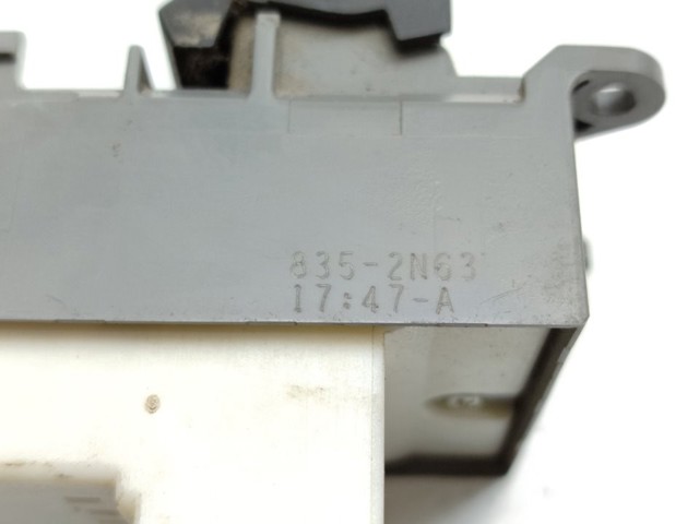 TOYOTA 8482042190 Кнопочный блок управления стеклоподъемником передний левый в наличии Ужгород
