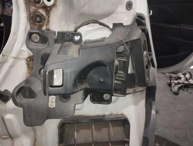RENAULT 850446420R Кронштейн бампера заднего правый в наличии Ужгород