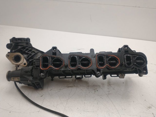 BMW 8513655 Коллектор впускной в наличии Ужгород