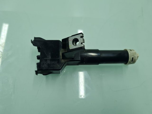 8520760040 TOYOTA Держатель форсунки омывателя фары (подъемный цилиндр) купить в Житомир