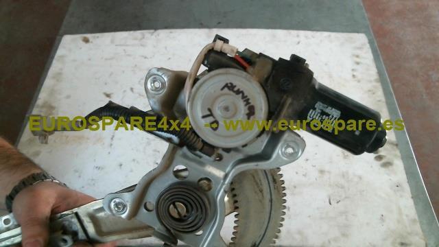 8571035020 TOYOTA Мотор стеклоподъемника двери задней правой купить в Чернигов