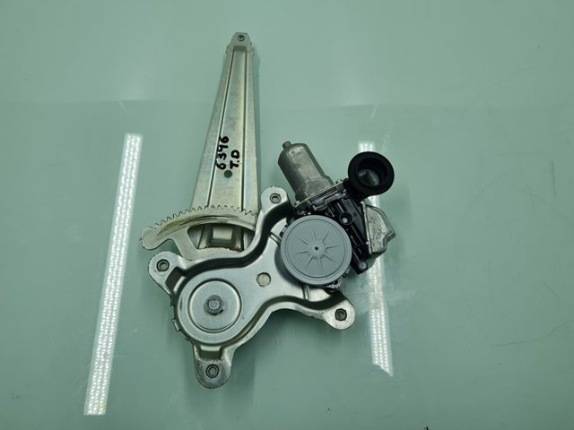 TOYOTA 8572075030 Мотор стеклоподъемника двери задней правой в наличии Ирпень