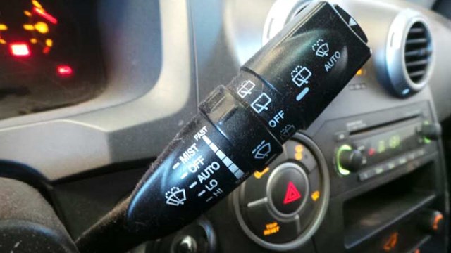 SSANG YONG 8591009331 Переключатель подрулевой правый в наличии Полтава