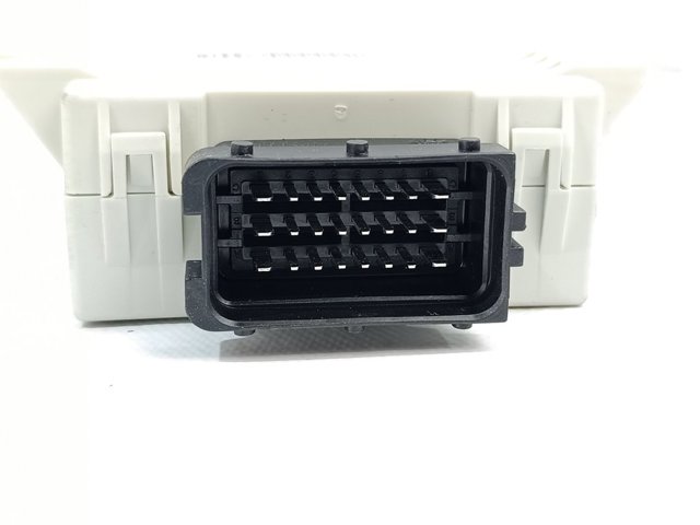 Relê de controlo de limpador pára-brisas Toyota Avensis 2 T25