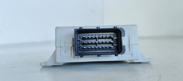 Relê de controlo de limpador pára-brisas Toyota Avensis 2 T25