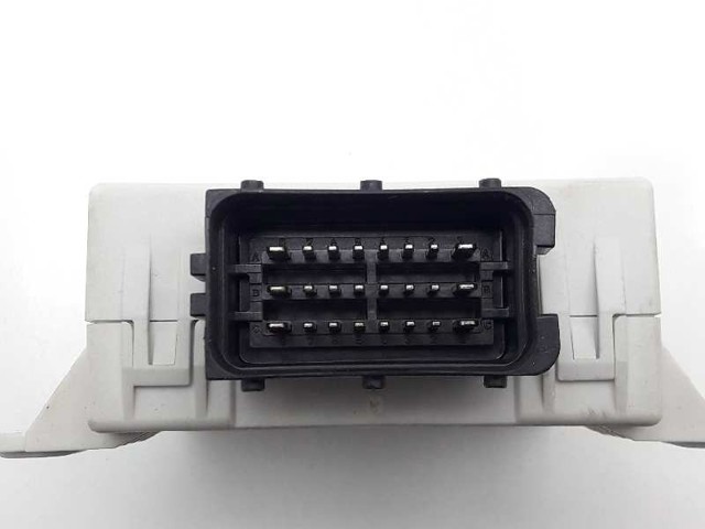 Relê de controlo de limpador pára-brisas Toyota Avensis 2 T25