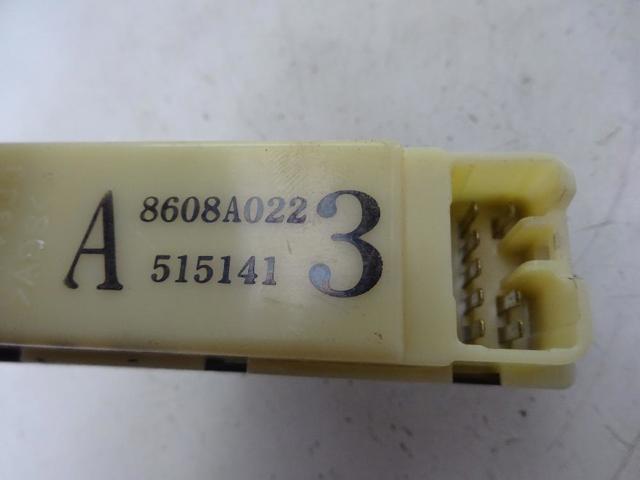 8608A022 MITSUBISHI Кнопка стеклоподъемника передняя купить в Ирпень