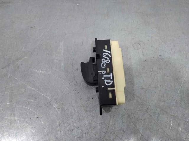 8608A023 MITSUBISHI Кнопка включения мотора стеклоподъемника задняя правая купить в Сумы