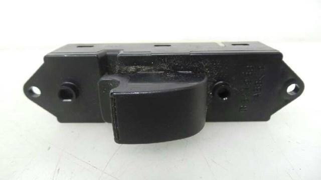 MITSUBISHI 8608A024 Кнопка включения мотора стеклоподъемника задняя левая в наличии Чернигов