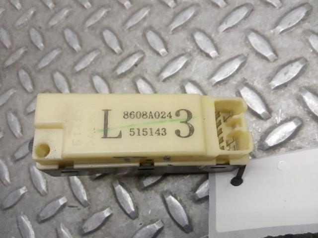 8608A024 MITSUBISHI Кнопка включения мотора стеклоподъемника задняя левая купить в Сумы