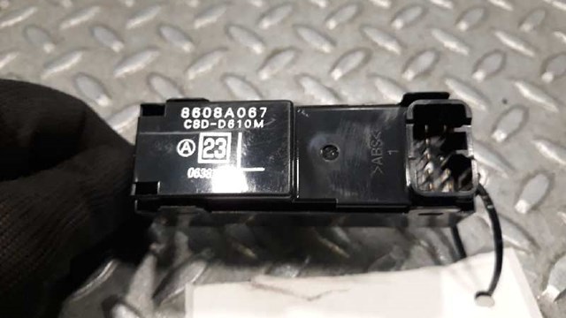 MITSUBISHI 8608A067 Кнопочный блок управления стеклоподъемником задний левый в наличии Украина