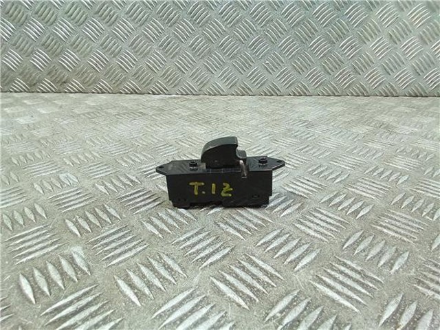 8608A184 MITSUBISHI Кнопка включения мотора стеклоподъемника задняя левая купить в Ужгород