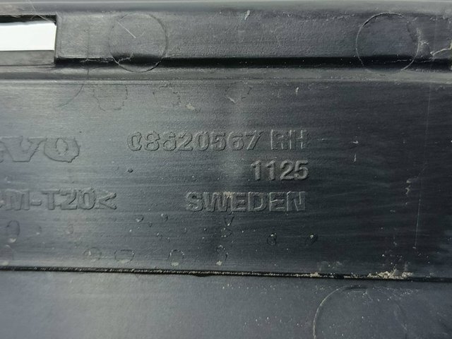 VOLVO 8620567 Направляющая заднего бампера правая в наличии Черновцы