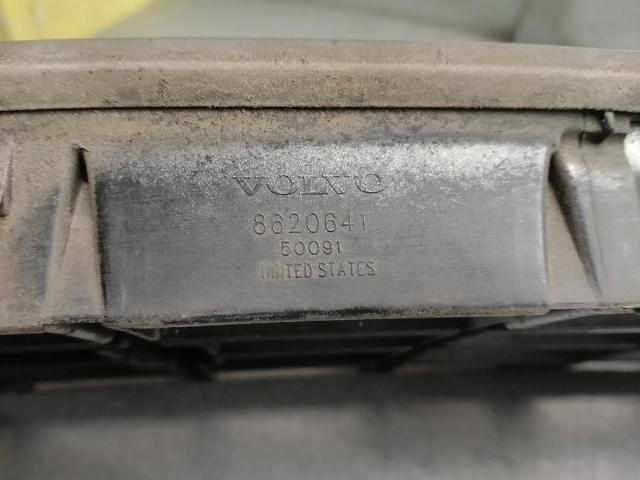 8620641 VOLVO Решетка радиатора купить в Полтава