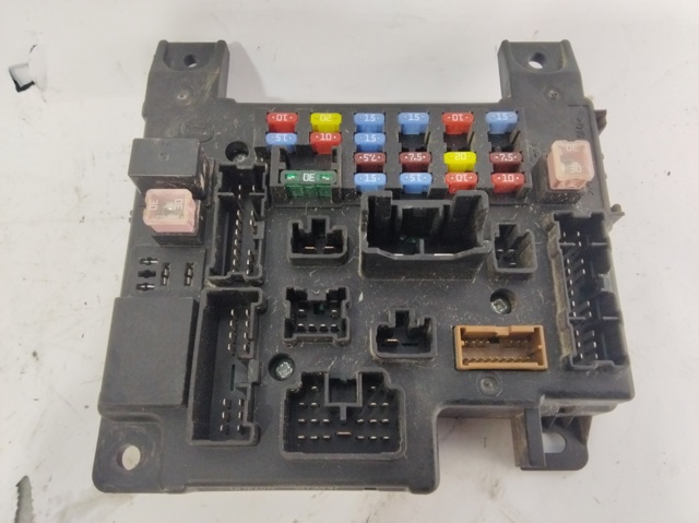 Unidade de dispositivos de segurança Mitsubishi Outlander CWW