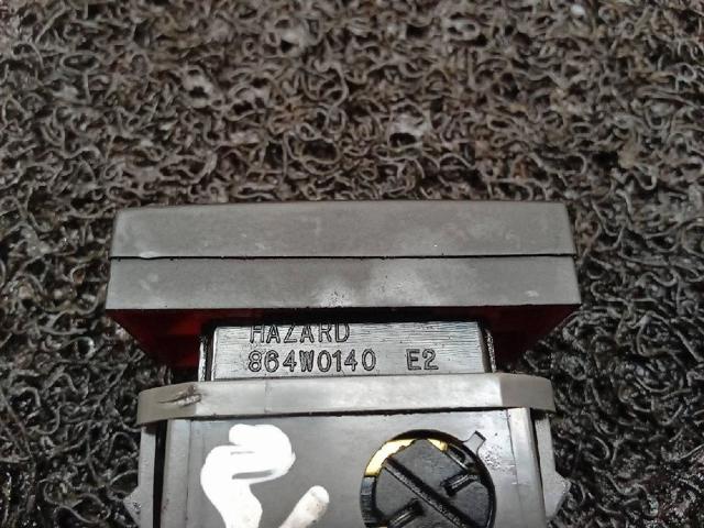 GM 864W0140 Кнопка включения аварийного сигнала в наличии Кривой Рог