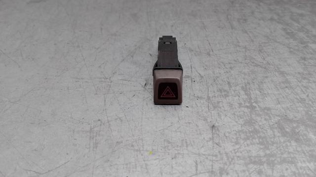 VOLVO 8651399 Кнопка включения аварийного сигнала в наличии Каменское