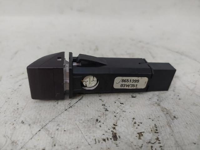 Botão de ativação do sinal de emergência Volvo S40 2 MS