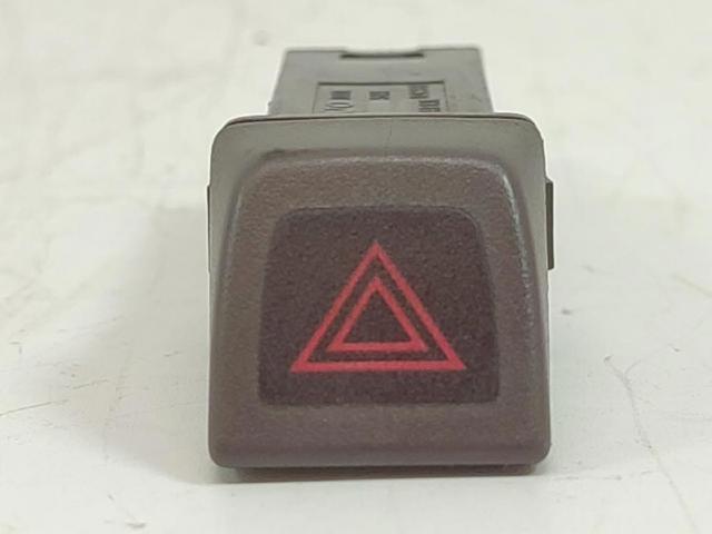 Botão de ativação do sinal de emergência Volvo S40 2 MS