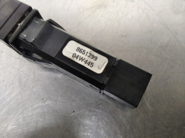 Botão de ativação do sinal de emergência Volvo S40 2 MS