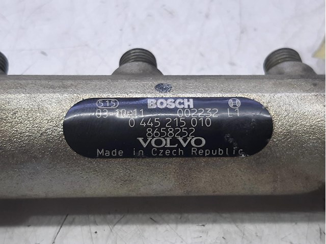 Rampa injetora para Volvo V70 II 2.4 D5 D5244T 8658252