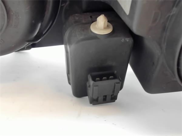 8662856 VOLVO Правая фара купить в Чернигов