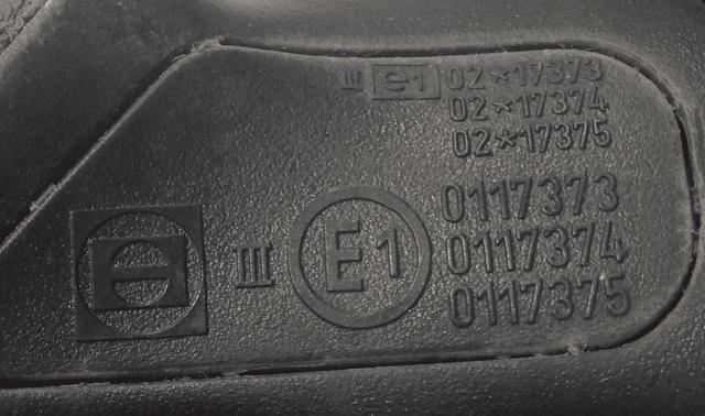 VOLVO 8679792 Зеркало заднего вида правое в наличии Киев