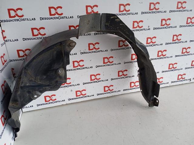 Guarda-barras direito do pára-lama dianteiro 868122E010 HYUNDAI