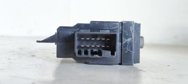 VOLVO 8682837 Кнопка включения мотора стеклоподъемника передняя правая в наличии Чернигов