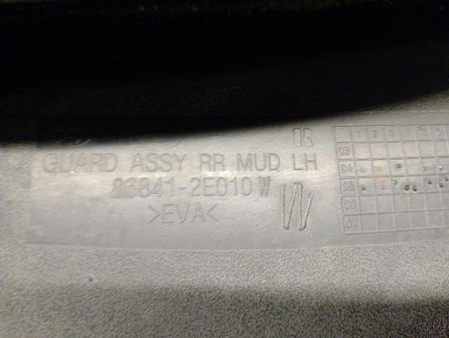 Protetor de lama traseiro esquerdo 868412E010 Hyundai/Kia