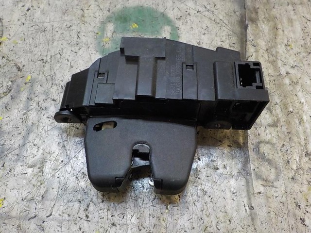8719G7 Замок багажника купить Ирпень