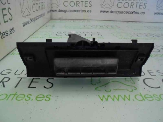 Puxador externo de tampa de porta-malas (de 3ª/5ª porta traseira) 8726Q0 Peugeot/Citroen