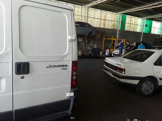 Limitador de abertura de porta da seção de bagagem (furgão) 8731G1 Peugeot/Citroen