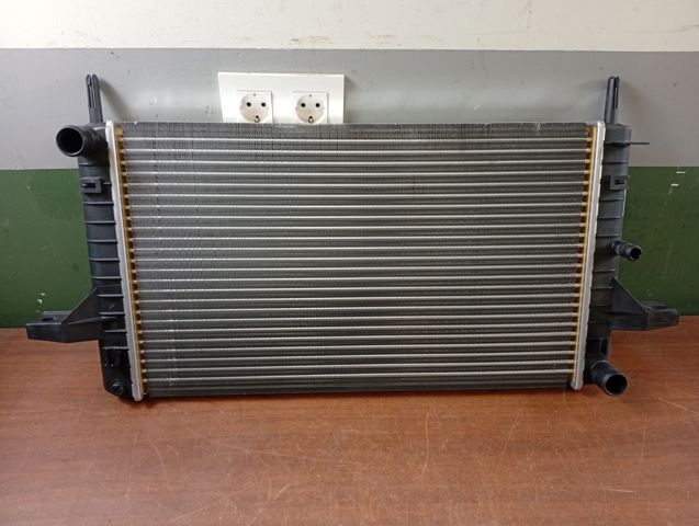 87BB8005GB Радиатор охлаждения двигателя купить Одесса