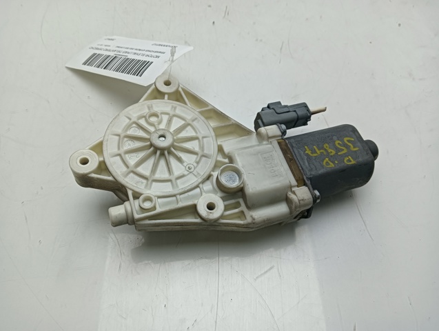 Motor de acionamento de vidro da porta dianteira direita 8810009012 Ssang Yong