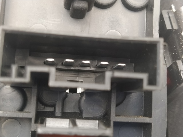 89023373 BMW Плата заднего фонаря контактная купить в Кривой Рог