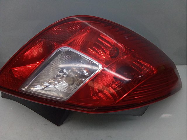 Luz traseira direita para Opel Corsa D (S07) (2006-2014) Z 12 XEP 89037872A