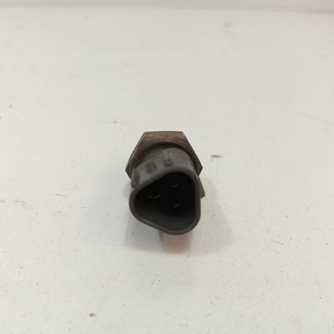 Sensor de temperatura do fluido de esfriamento (de ativação de ventilador do radiador) 8942216010 TOYOTA