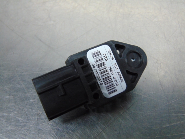 8983105010 TOYOTA Датчик удара купить в Львов