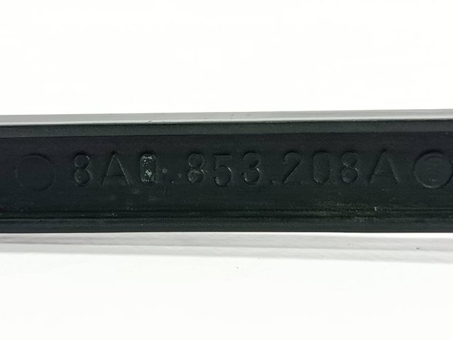 8A0853208A VAG Ресничка (накладка) правой фары купить в Днепр