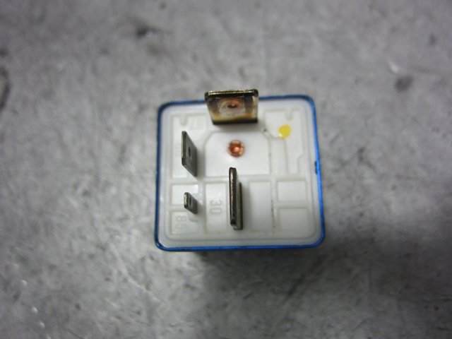 Relê das velas de incandescência Audi A6 4B2, 4B4