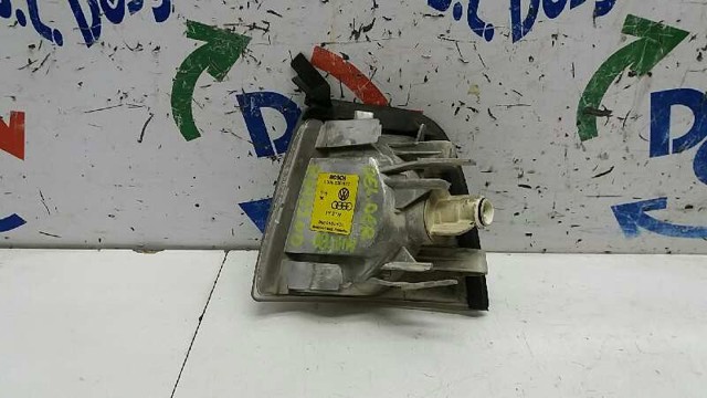 VAG 8A0953050A Указатель поворота правый в наличии Ирпень