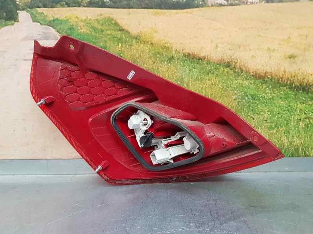 FORD 8A6113404AE Задний фонарь в наличии Черновцы