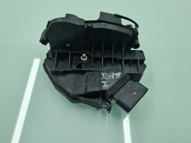 FORD 8A6AA21813AJ Замок водительской двери в наличии Чернигов