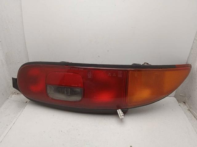 Lanterna traseira esquerda 8BE551160 MAZDA