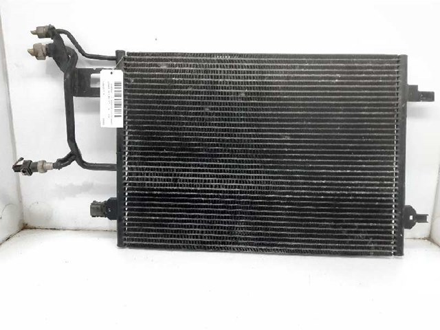 Condensador / radiador de ar condicionado para volkswagen passat 1.8 adr 8D0260401E